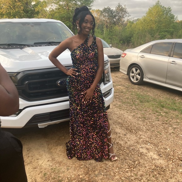 Selling my prom dress!!!
